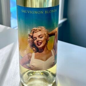 2015 Unopened Marilyn Monroe Sauvignon Blonde Wine